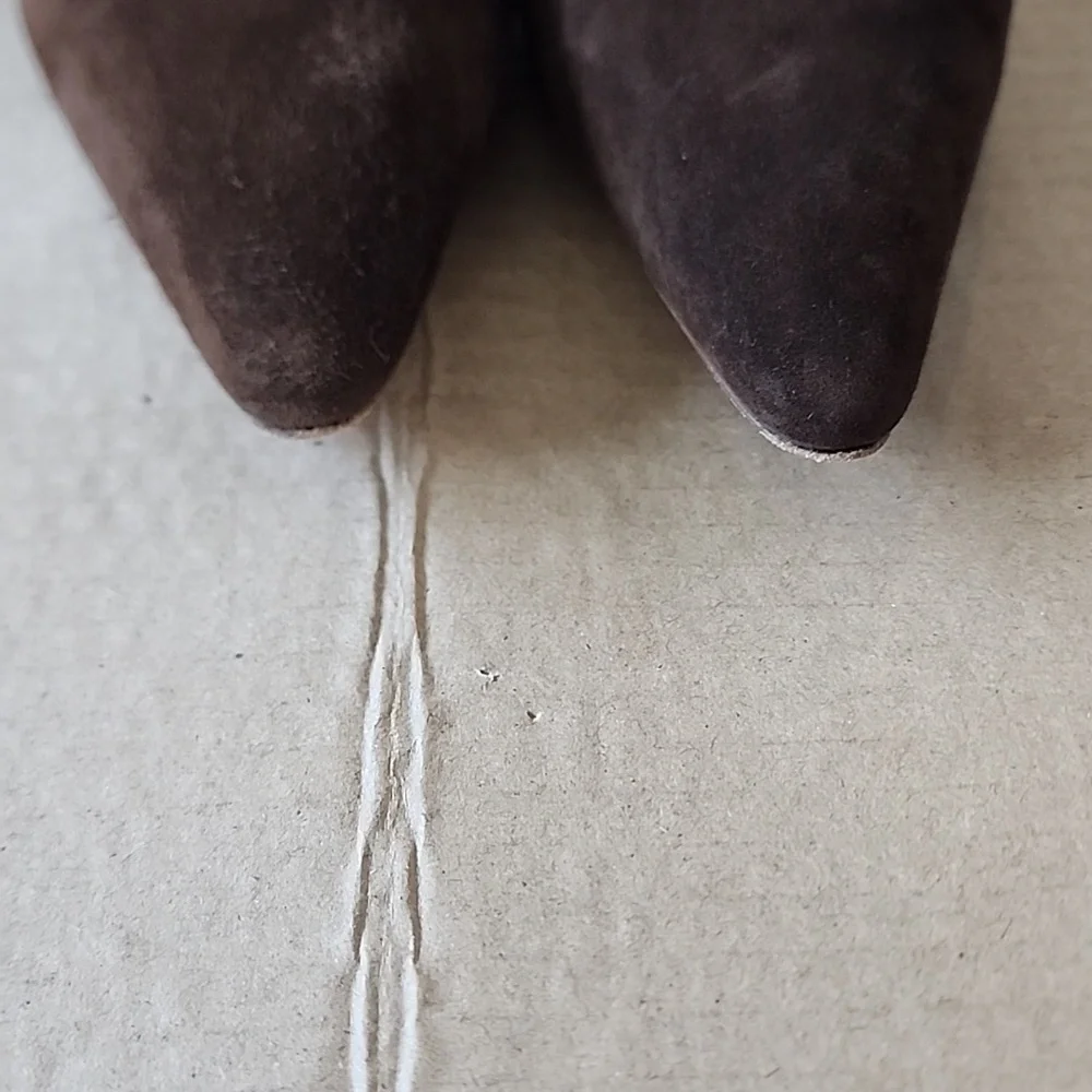 Manolo Blahnik brown suede double strap pumps-35.5 - Picture 3 of 8